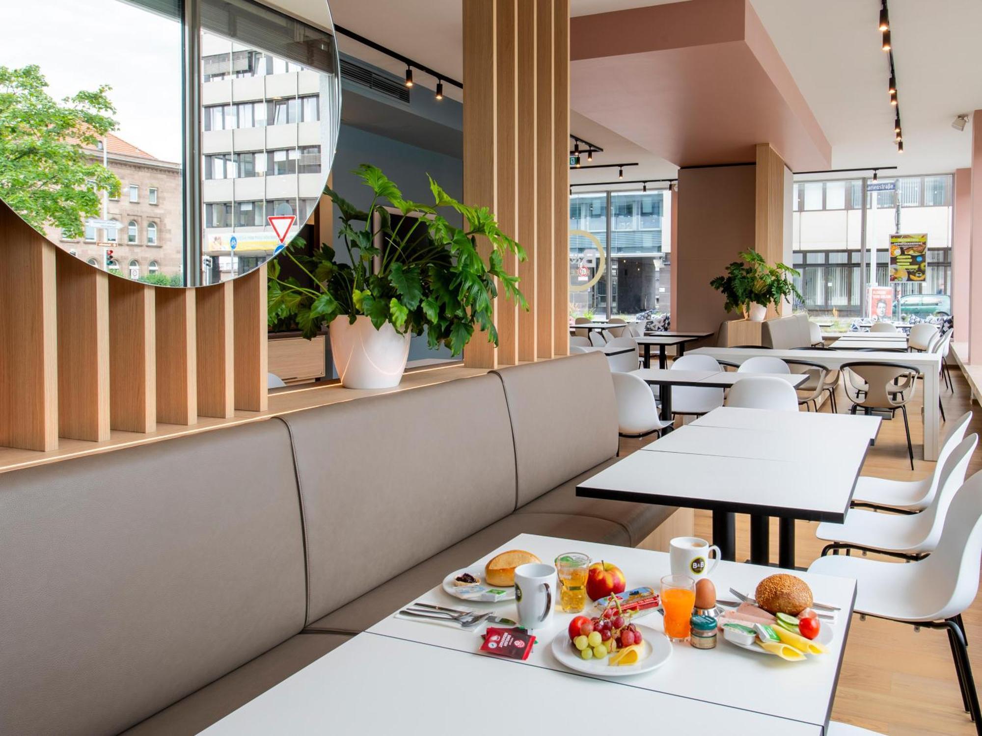 B&B Hotel Nuernberg-Hbf Екстер'єр фото