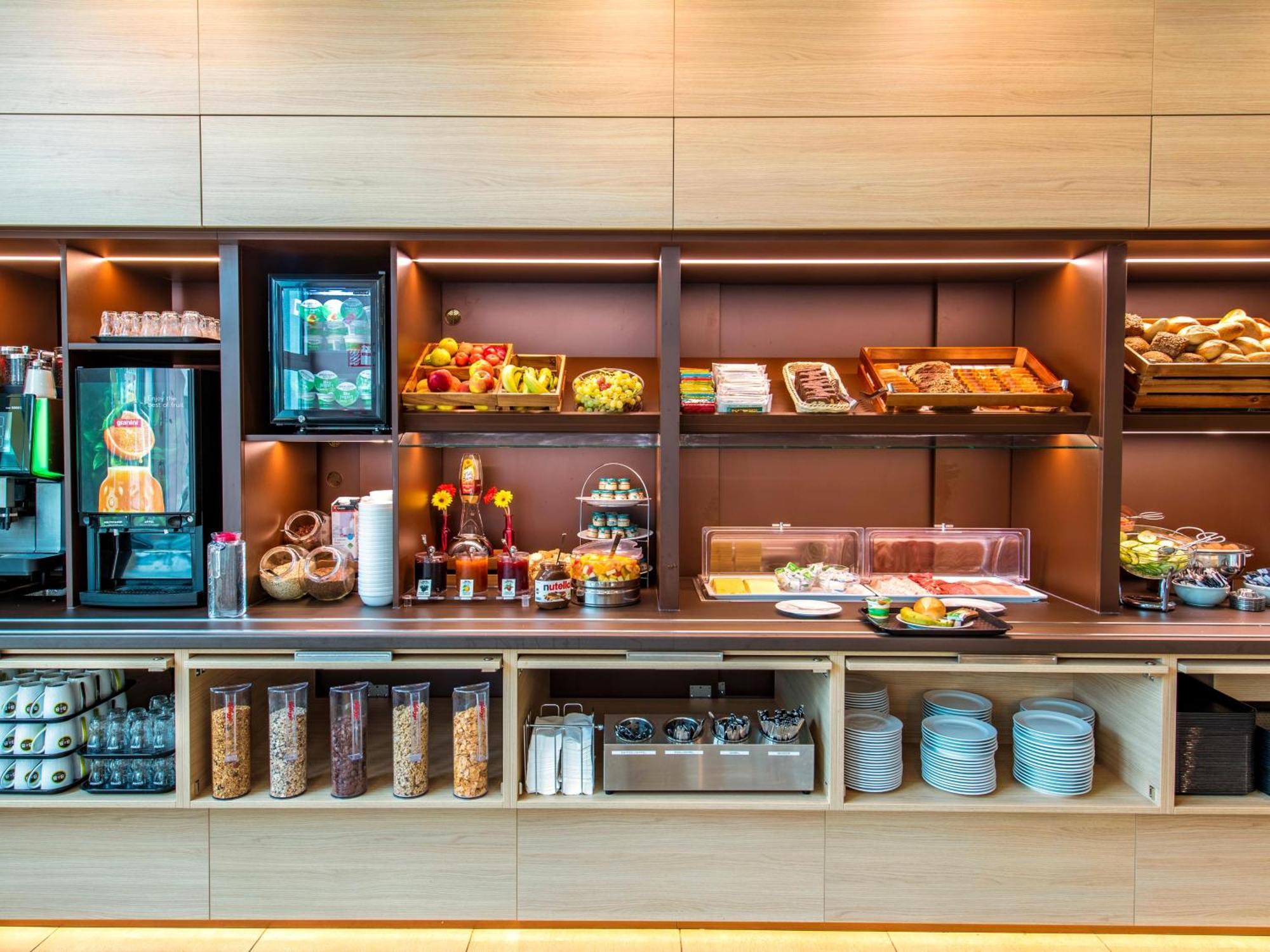 B&B Hotel Nuernberg-Hbf Екстер'єр фото